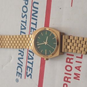 Nixon watch